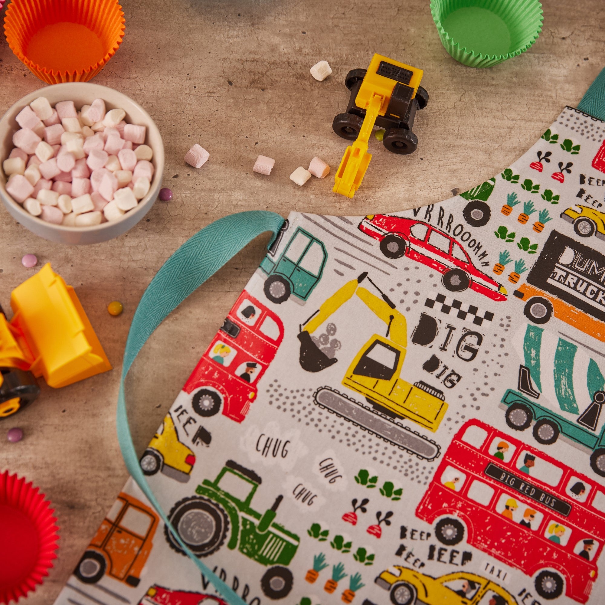 ulster-weavers-just-keep-trucking-kinder-sch-rze-pvc-in-multicolour image 2