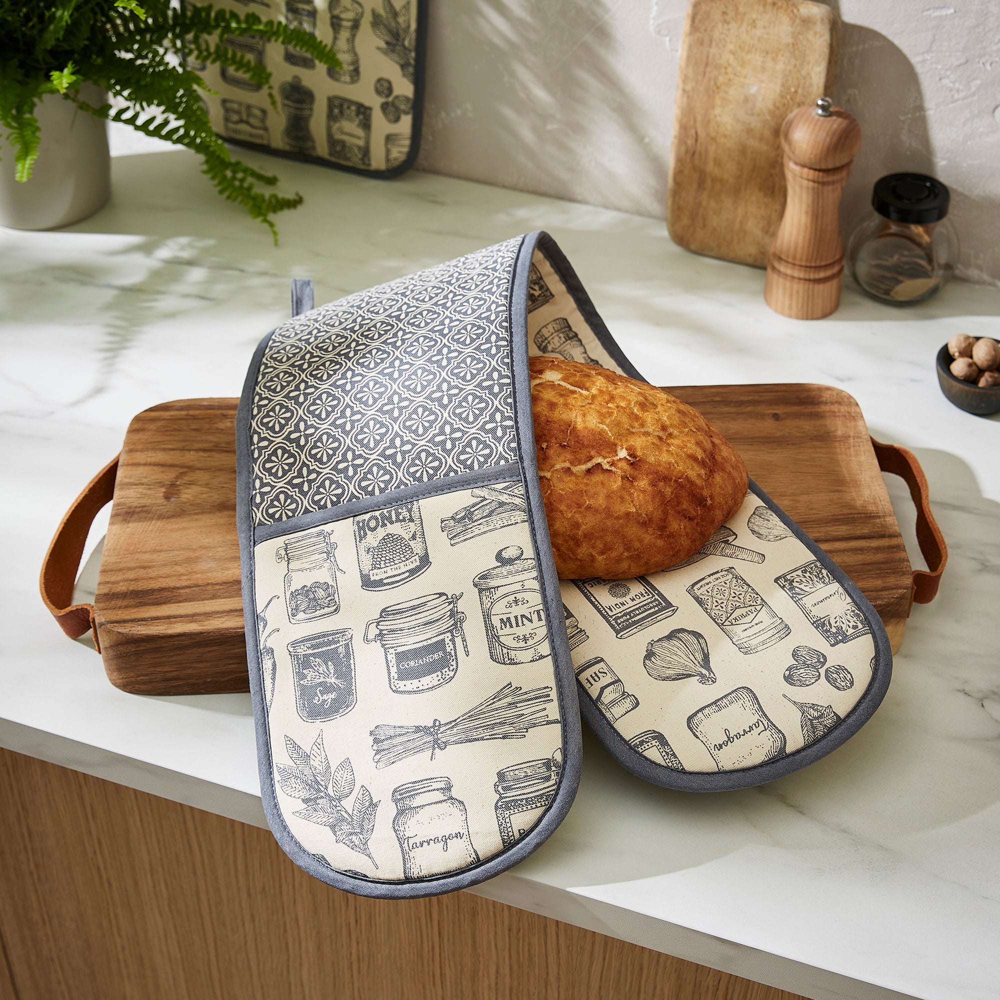 ulster-weavers-herbs-spices-doppel-ofenhandschuh-grau-100-baumwolle image 2