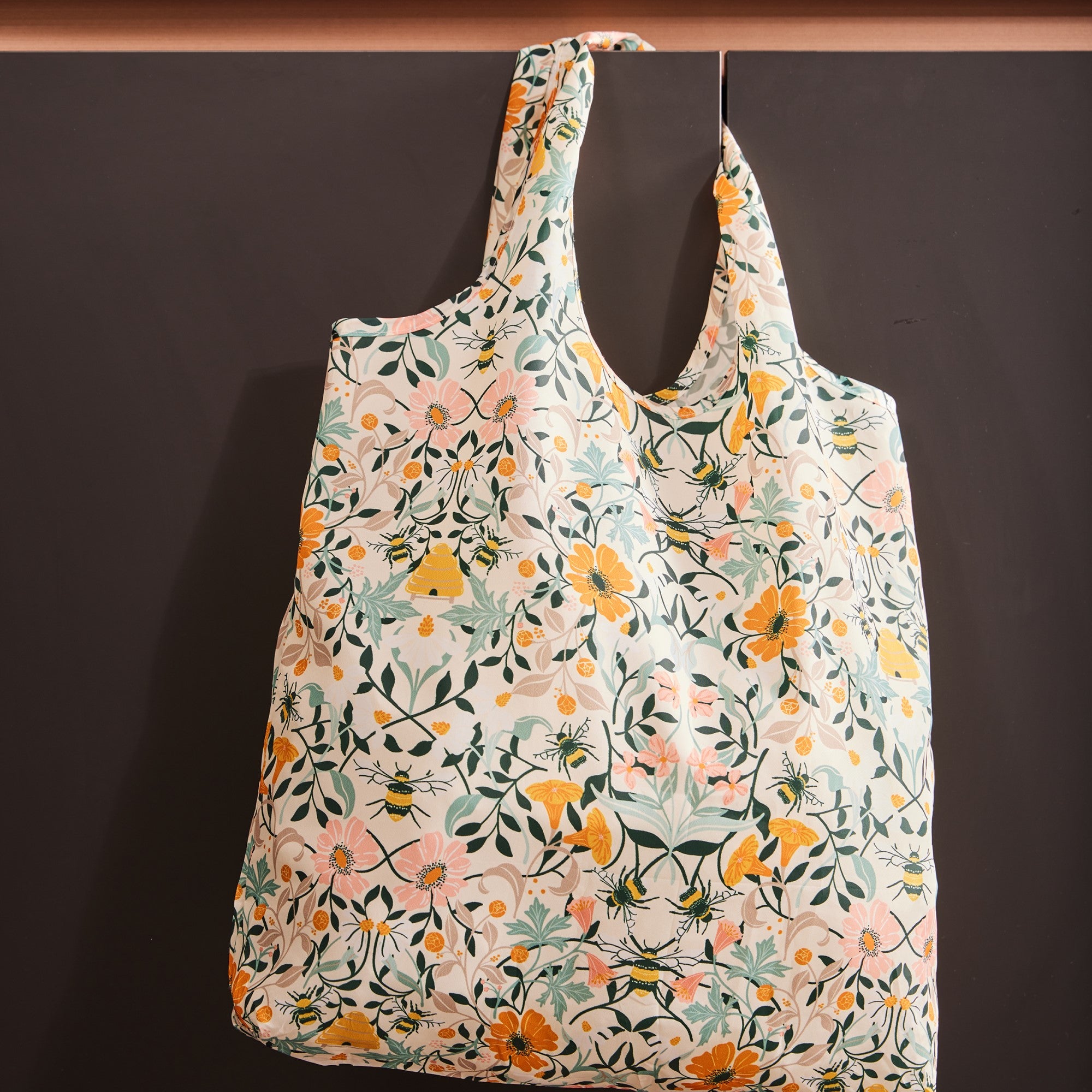 ulster-weavers-bee-bloom-faltbare-tasche-medium-bunt image 3