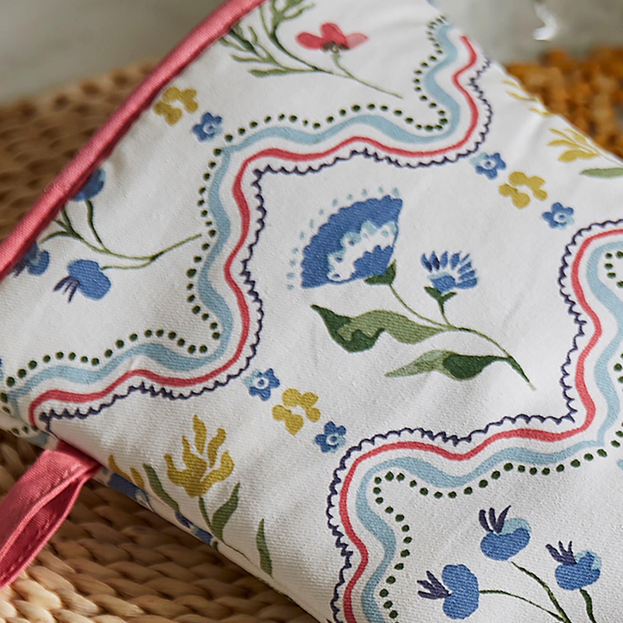ulster-weavers-boho-floral-stulpen-ofenhandschuh-in-bunt image 3