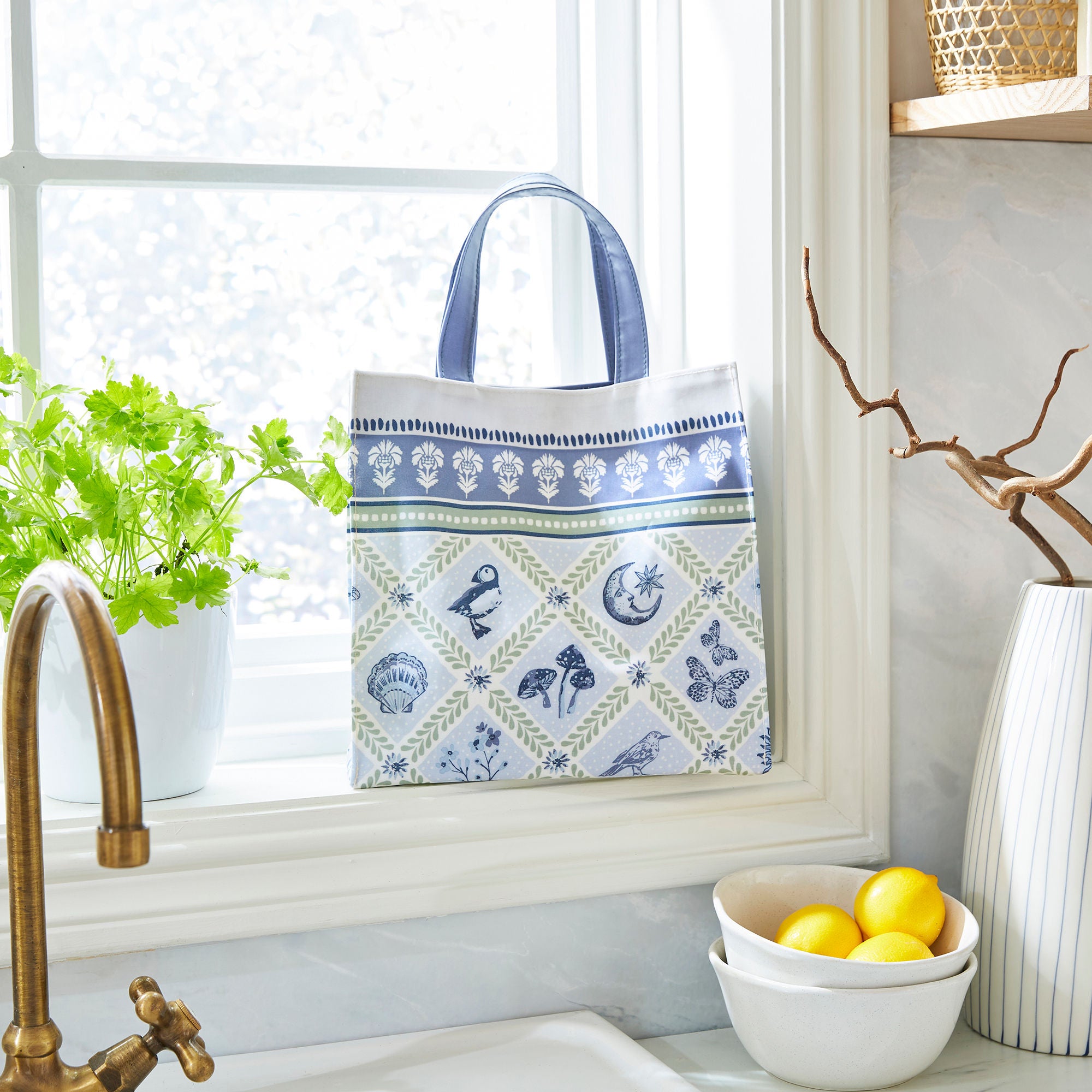 ulster-weavers-coastal-treasures-pvc-tasche-klein-in-blau image 2