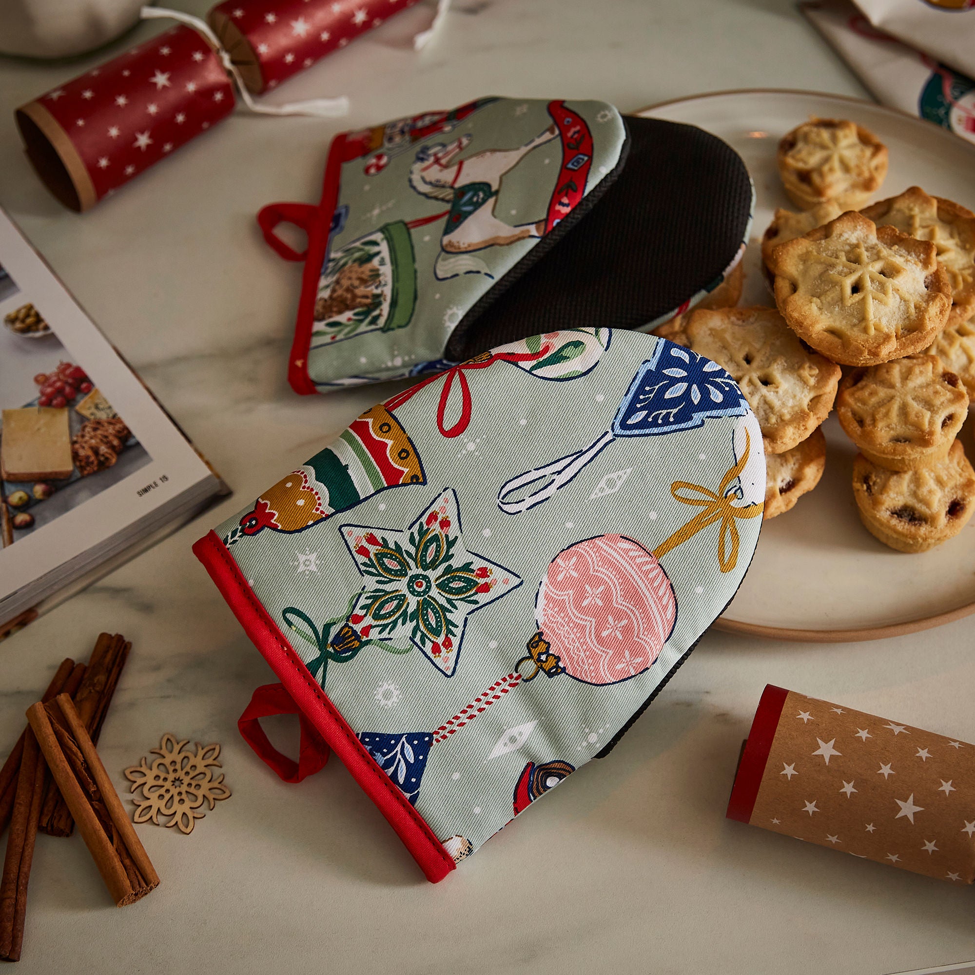 ulster-weavers-christmas-ornaments-mikrowellen-handschuhe-multicolour image 2