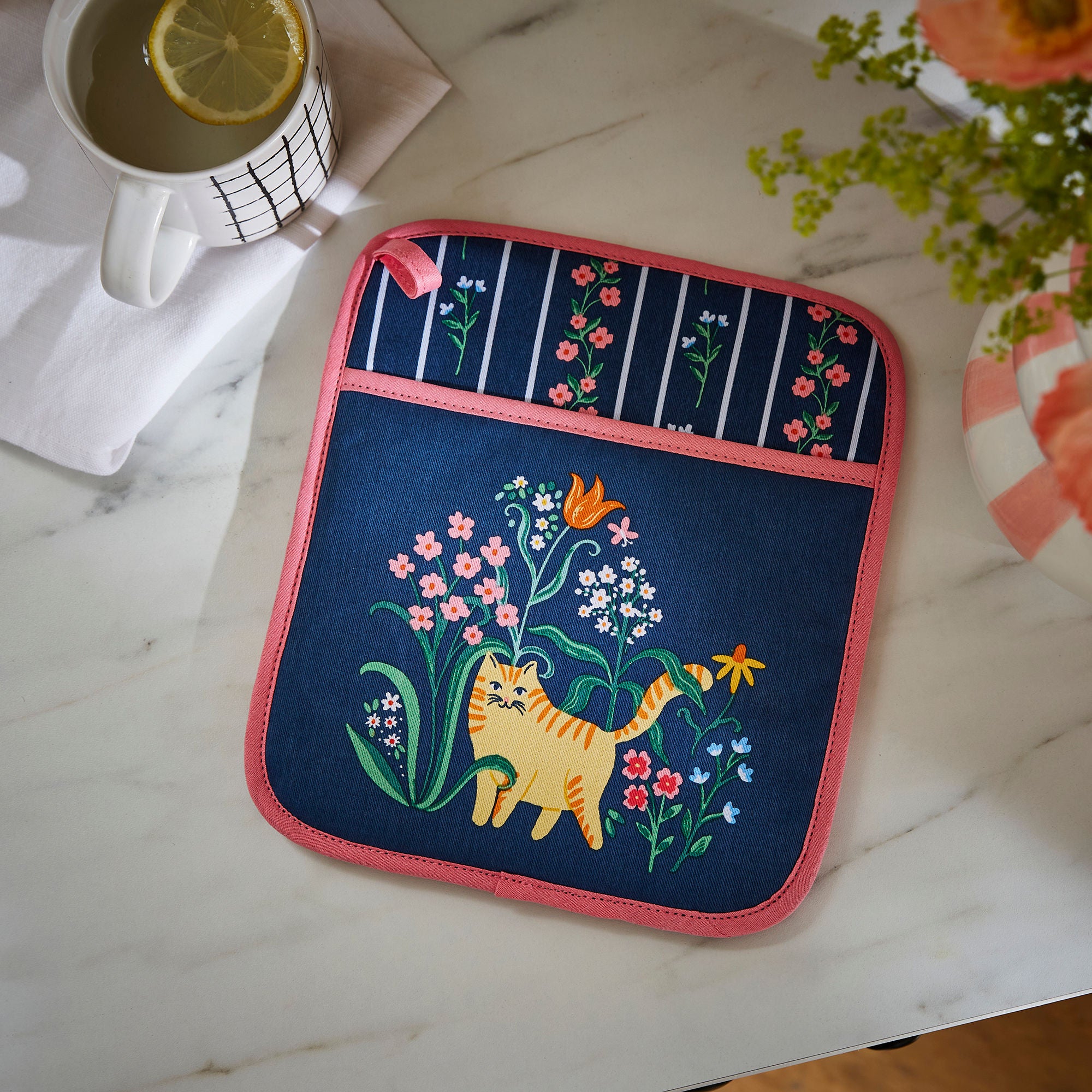 ulster-weavers-marmalade-meadow-topflappen-baumwolle-navy image 2
