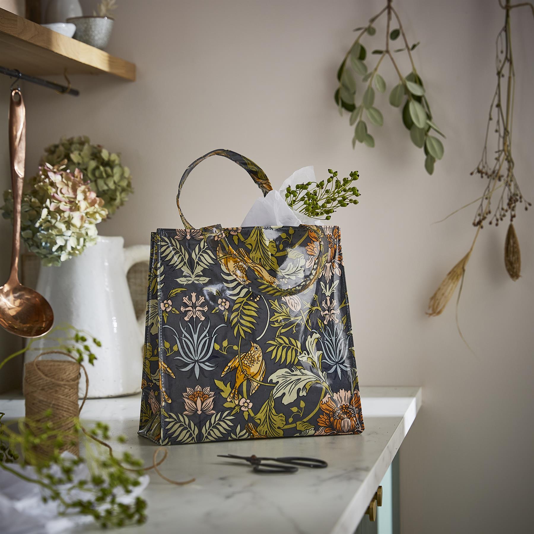ulster-weavers-finch-flower-pvc-tasche-small-navy image 2