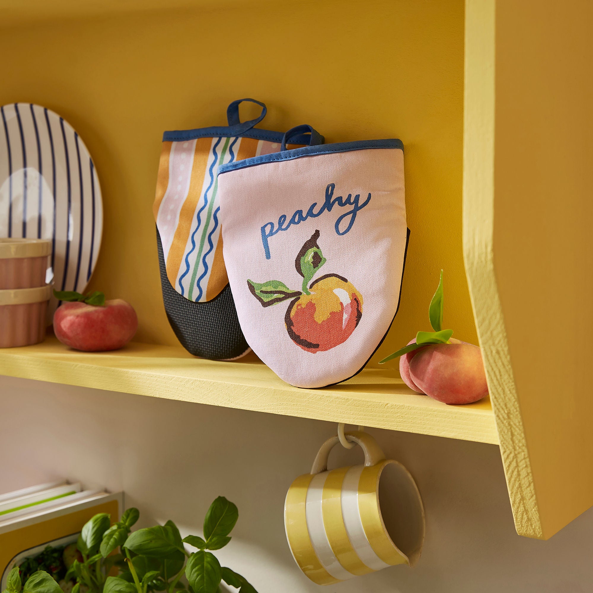 ulster-weavers-summer-fruits-mikrowellenhandschuh-paar-in-multicolour image 2