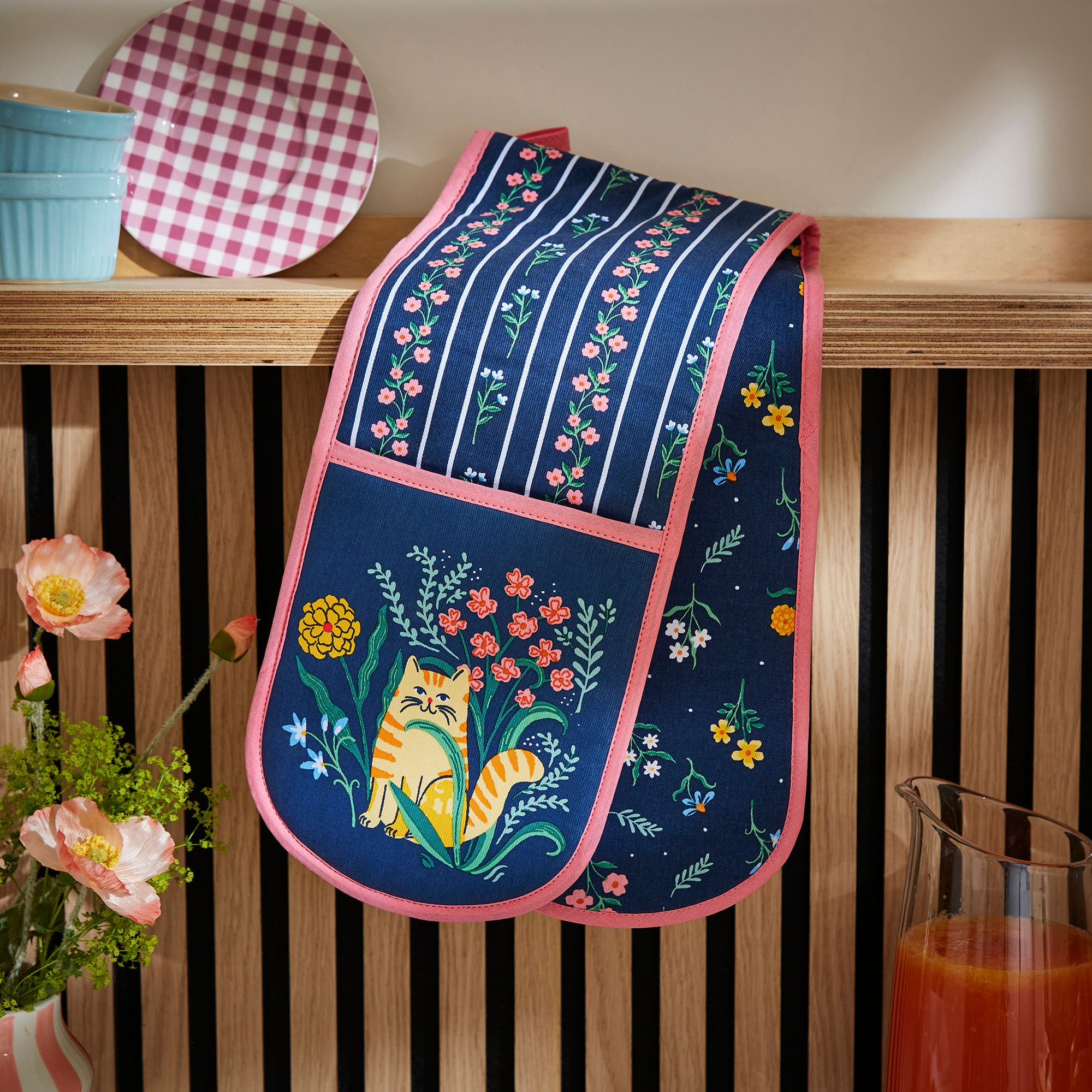 ulster-weavers-marmalade-meadow-ofenhandschuh-doppelt-in-navy image 2