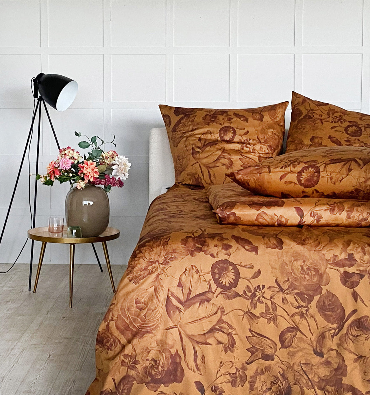 apelt-lela-bettw-sche-baumwoll-satin-damast-rosen-all-over-135x200 image 1