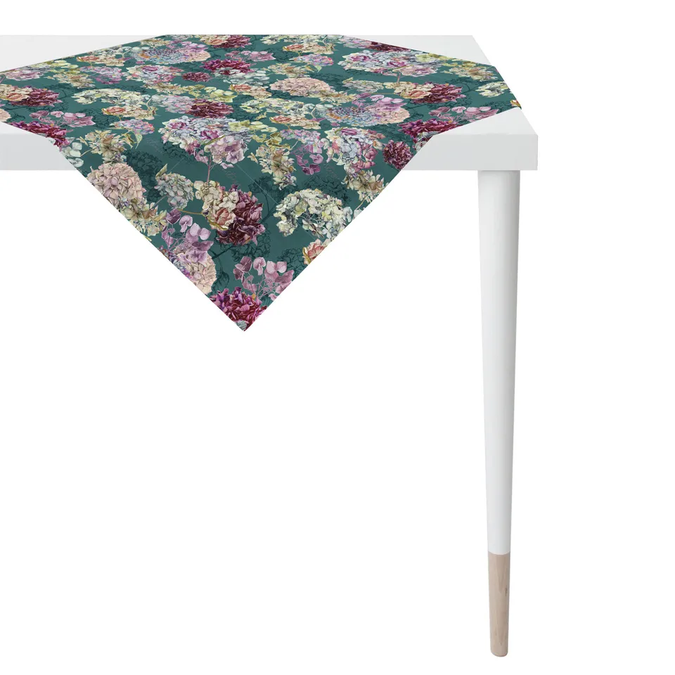 apelt-5253-tischdecke-bl-ten-allover-hortensien image 1