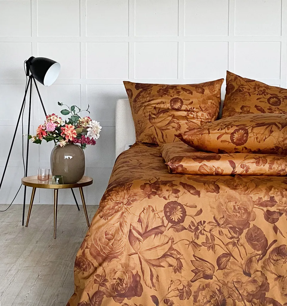 apelt-lela-bettw-sche-baumwoll-satin-damast-rosen-all-over-135x200 image 1