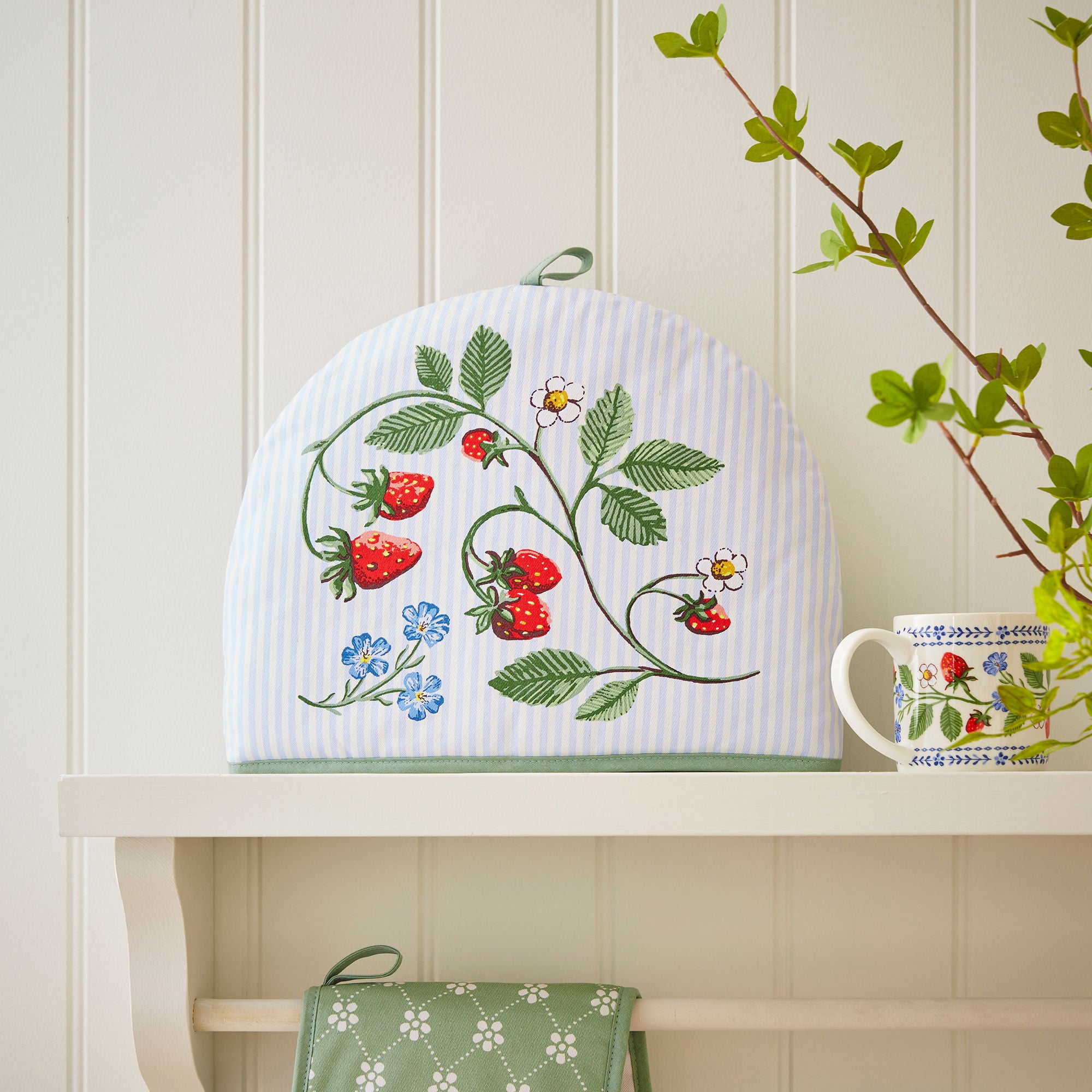ulster-weavers-strawberry-patch-teekannenhaube-gr-n-100-baumwolle image 2