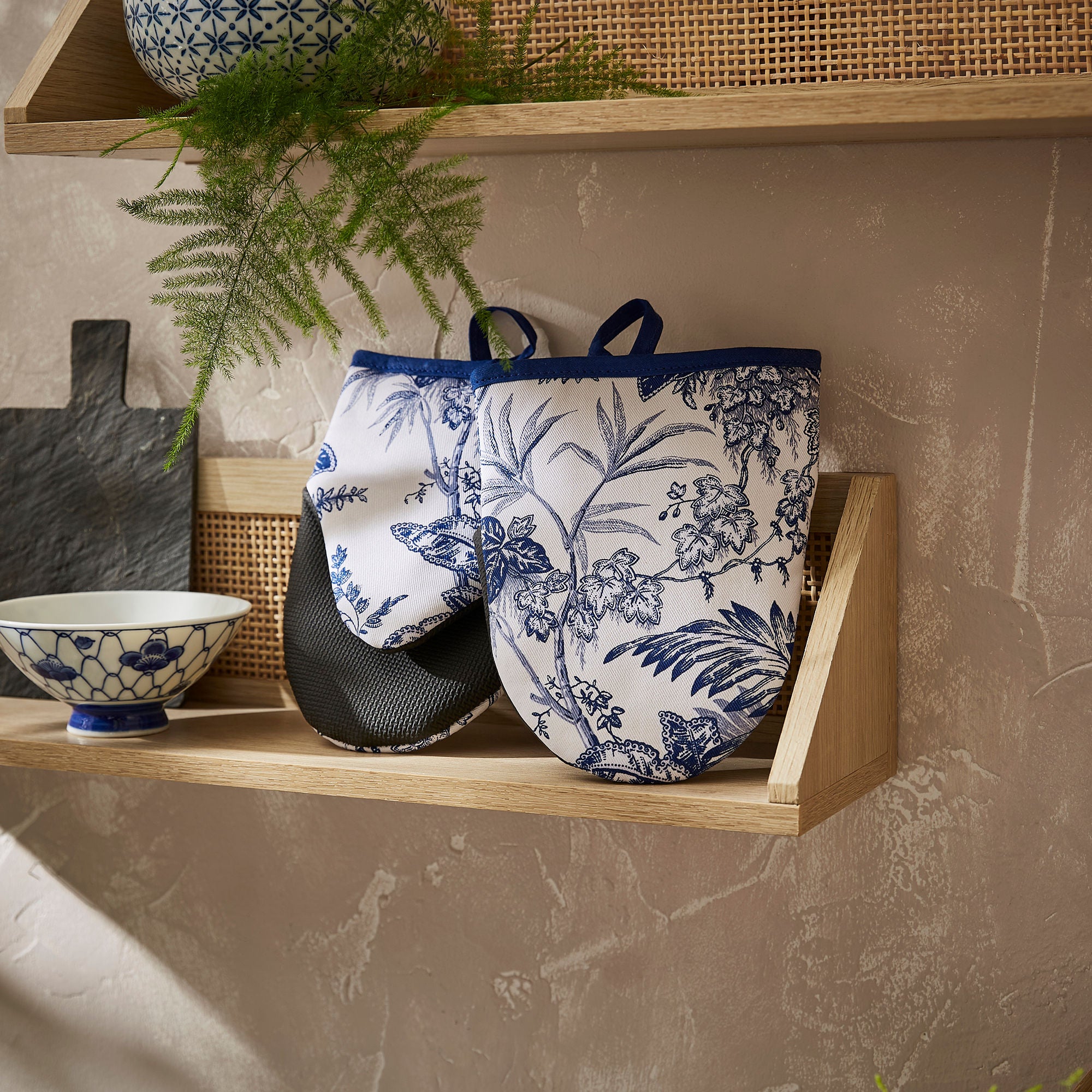 ulster-weavers-willow-toile-mikrowellenhandschuhe-paar-in-blau image 2