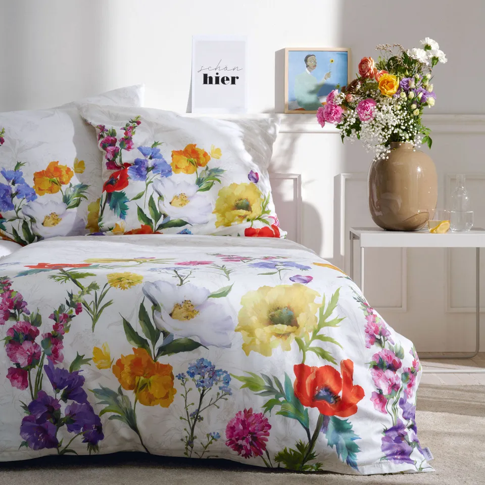 apelt-fiora-bettw-sche-baumwoll-satin-sommerwiese-mit-bunten-blumen image 1