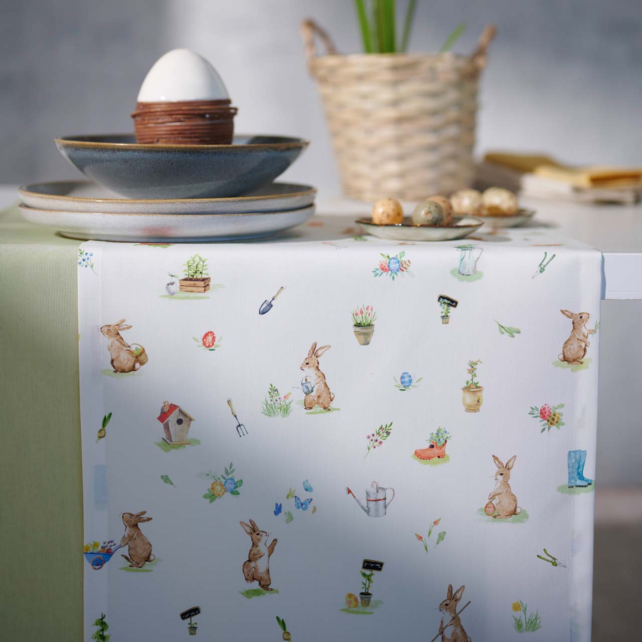 apelt-6812-kissenbezug-ostern-h-schen-im-garten-satingewebe image 4