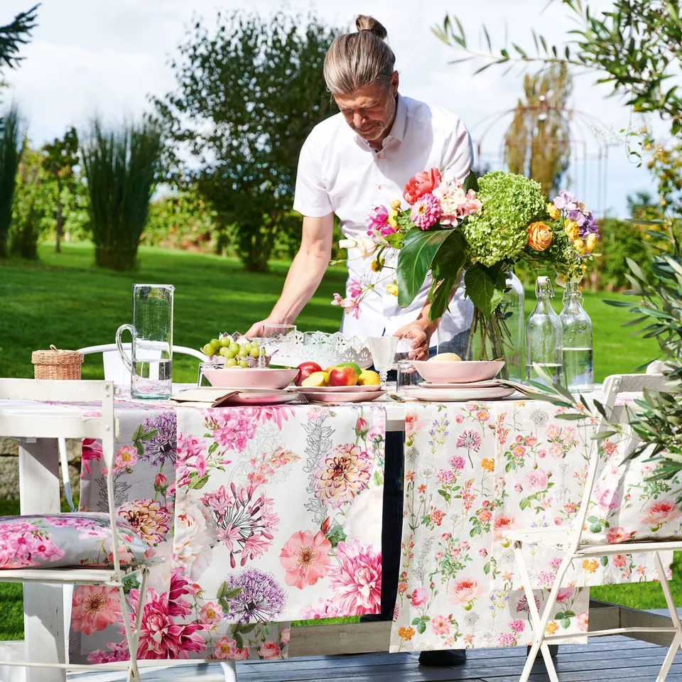 apelt-6748-tischl-ufer-sommerblumen-all-over-summertime image 1