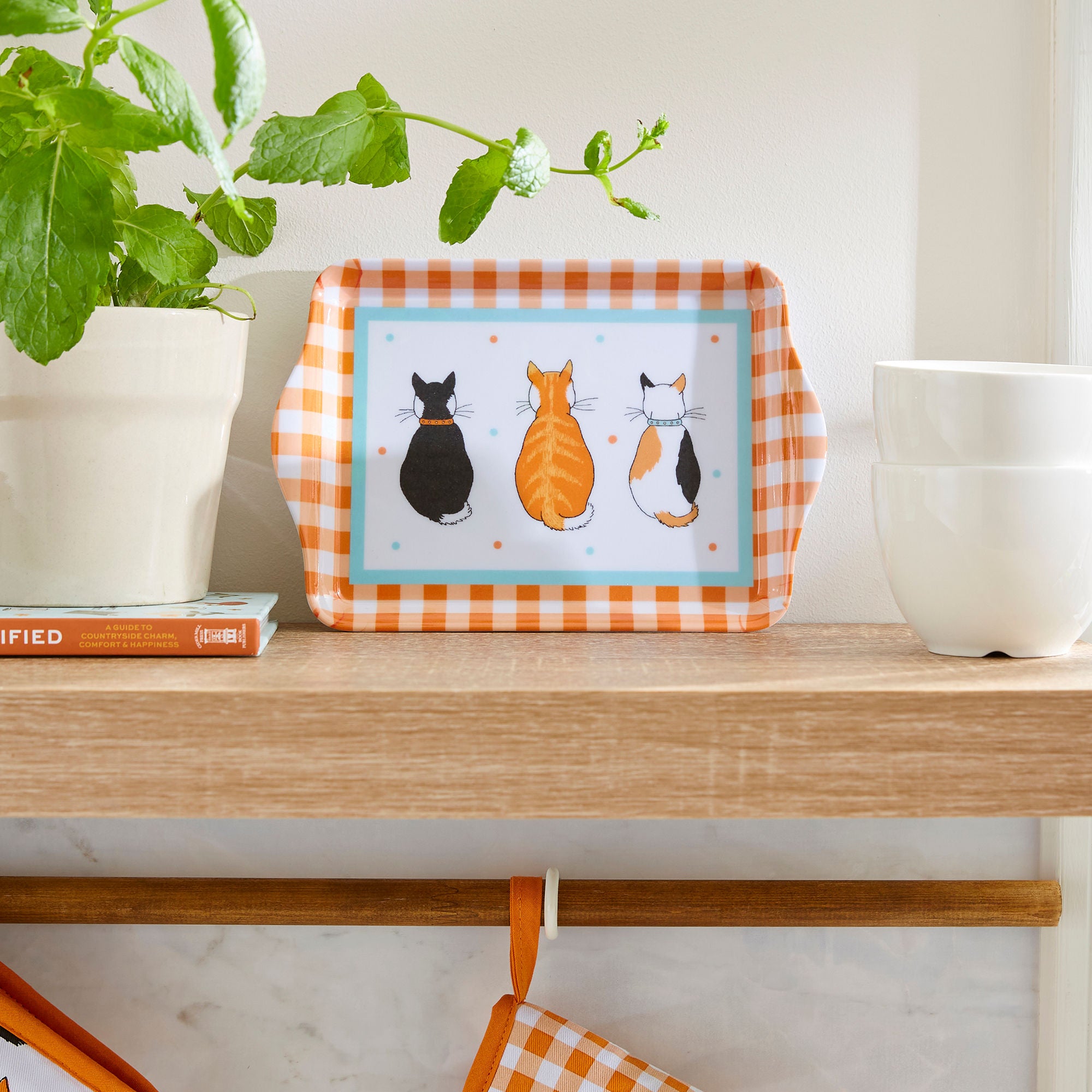 ulster-weavers-cats-in-waiting-2026-serviertablett-melamin-in-orange image 2