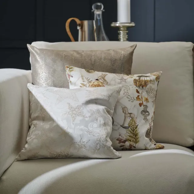 apelt-4711-kissen-inkl-f-llung-lurex-jacquard-sternendesign image 1