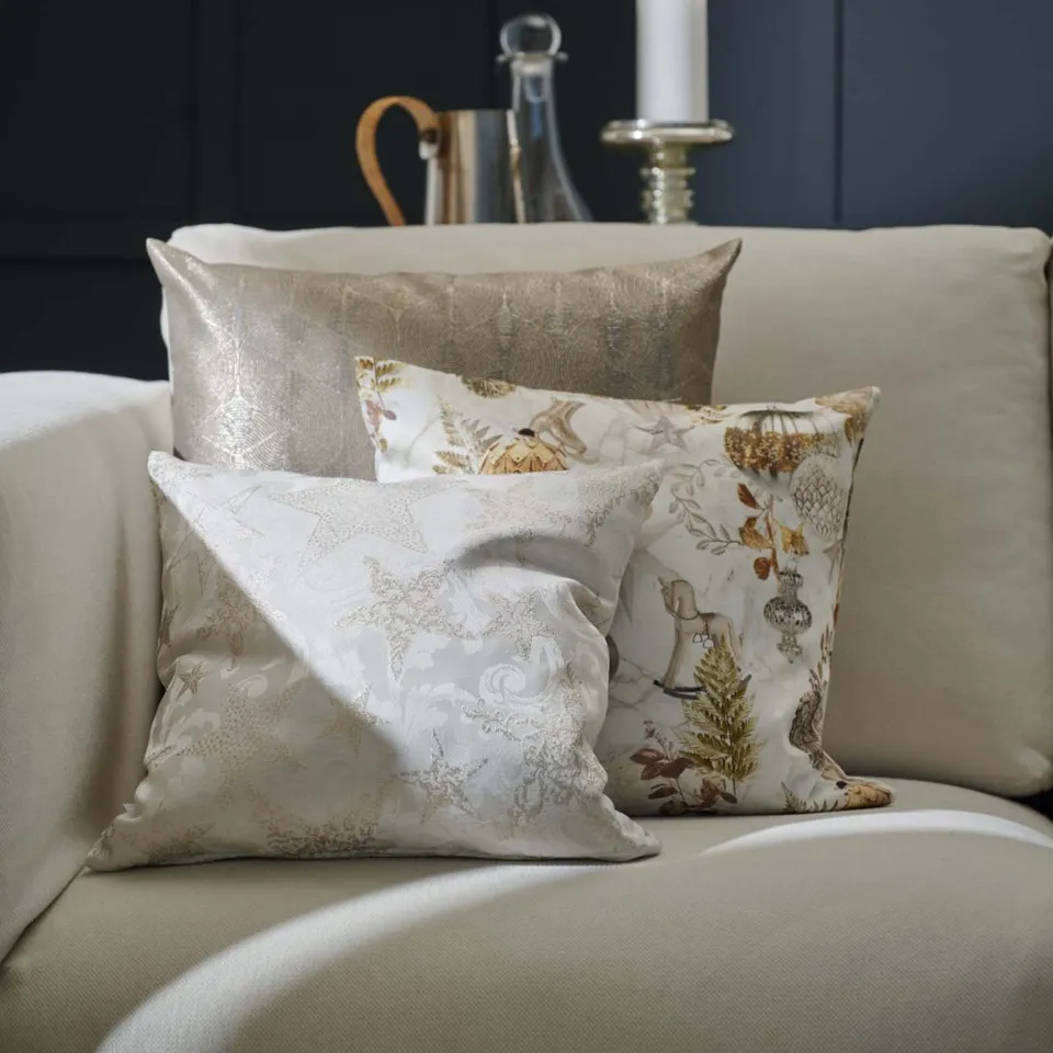 apelt-4711-kissen-inkl-f-llung-lurex-jacquard-sternendesign image 1