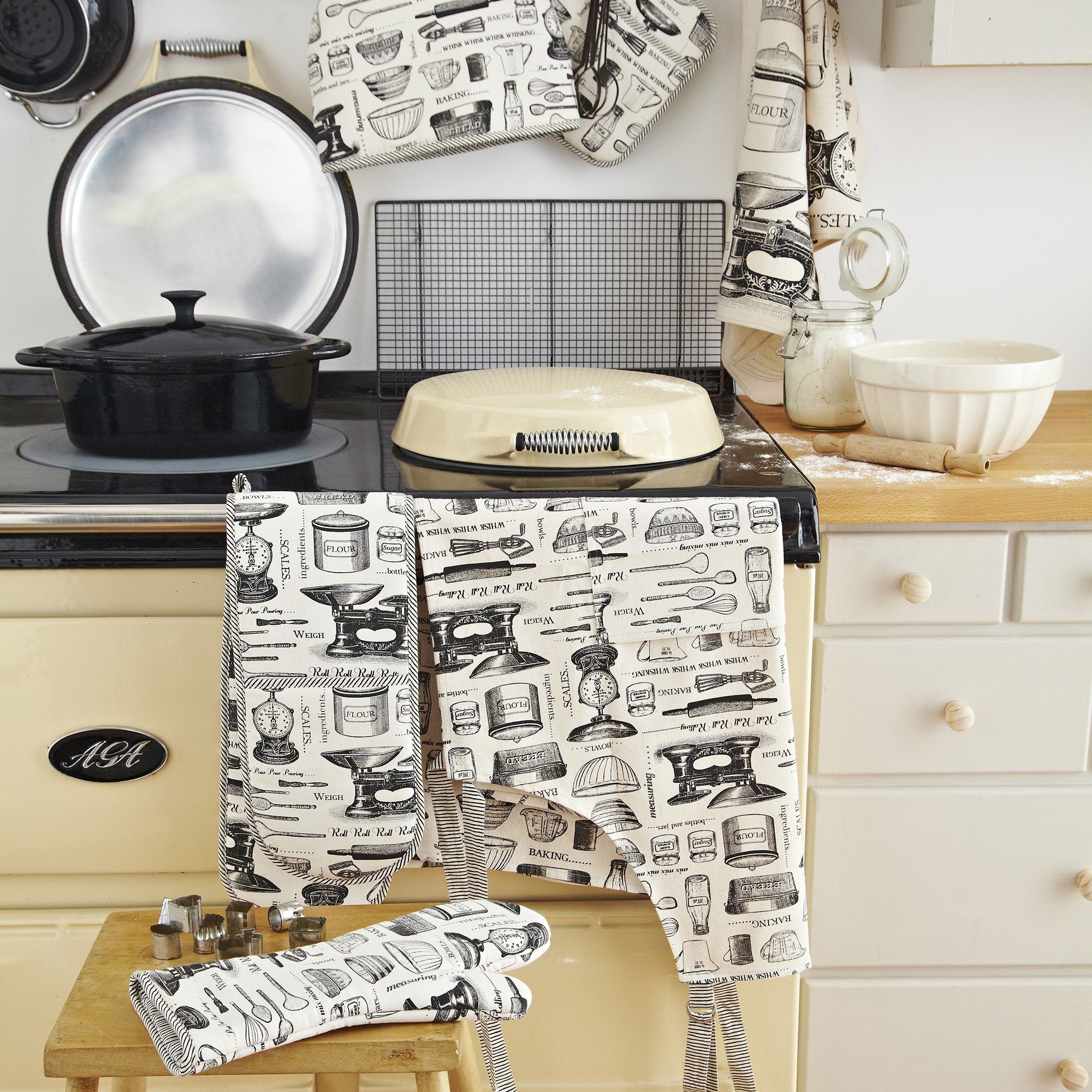 ulster-weavers-baking-geschirrtuch-aus-baumwolle-in-beige image 2
