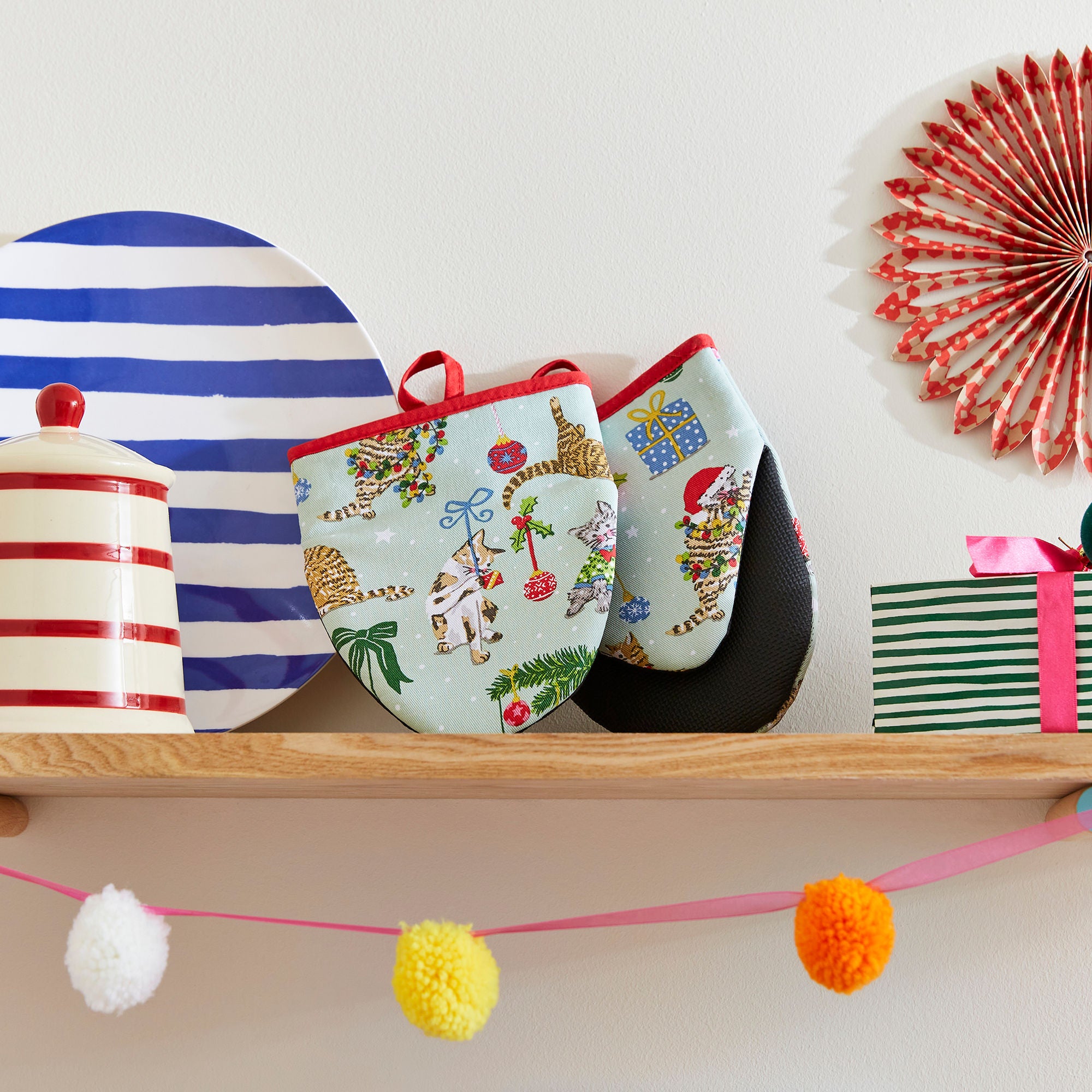 ulster-weavers-christmas-cats-mikrowellen-topfhandschuh-paar-seafoam image 2