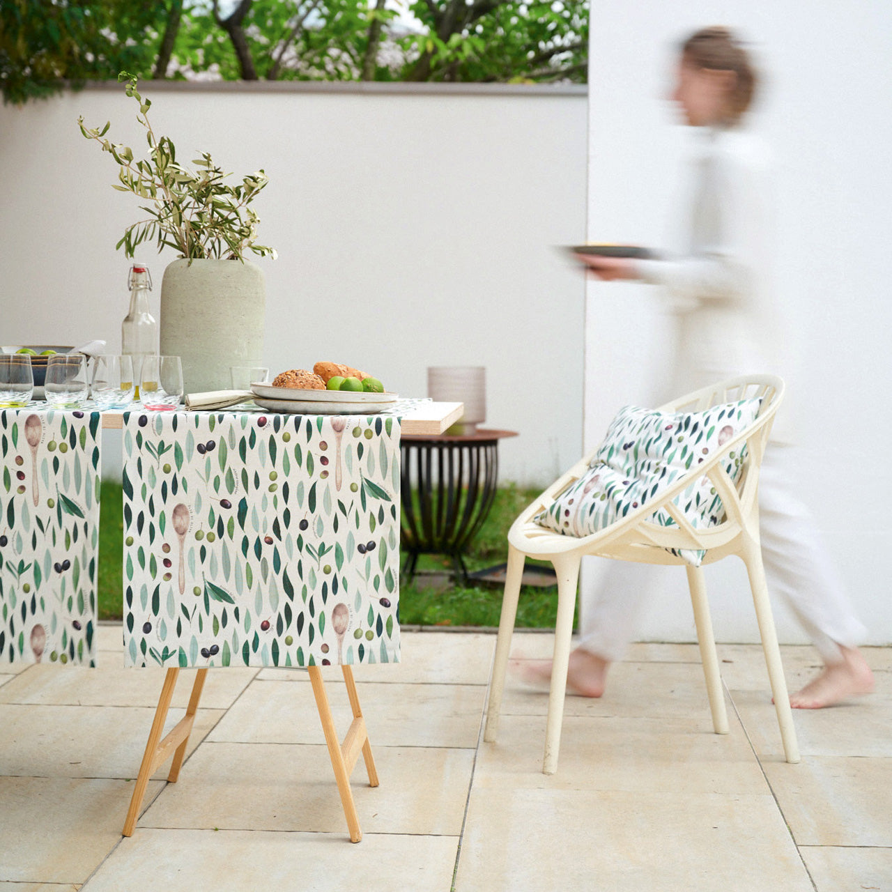 apelt-7007-kissen-olivendesign-all-over-summertime image 2