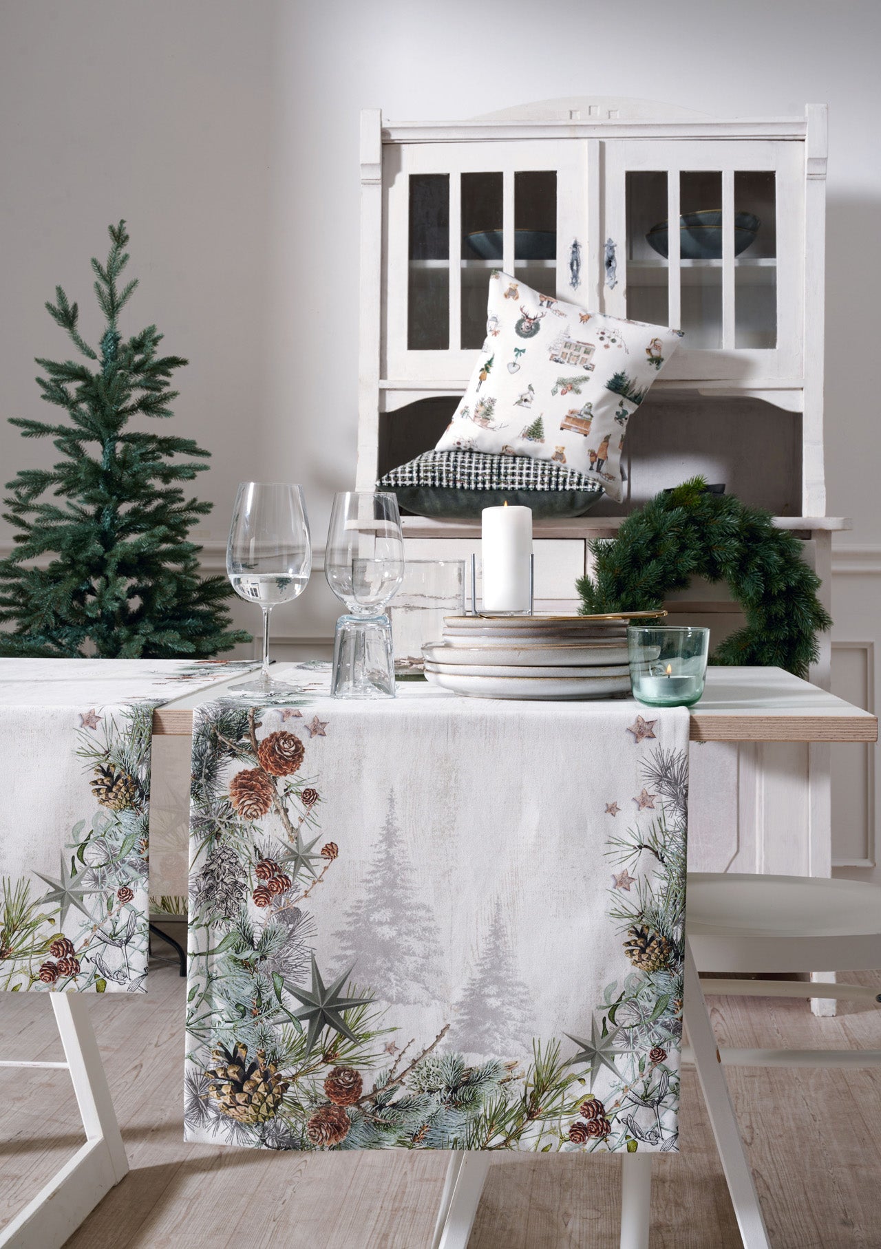 apelt-5823-l-ufer-winterwaldmotiv-baumwolle image 2