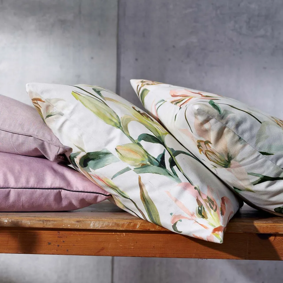 apelt-5602-kissen-lilienmotiv-floral-mit-f-llung image 1