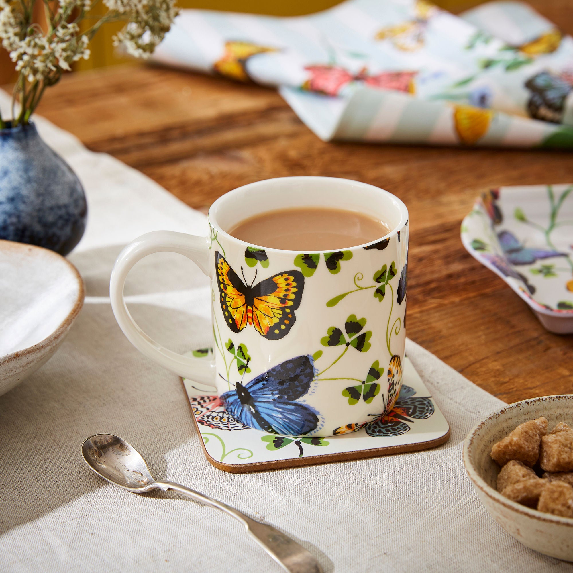 ulster-weavers-butterfly-grove-bone-china-tasse-blau image 2