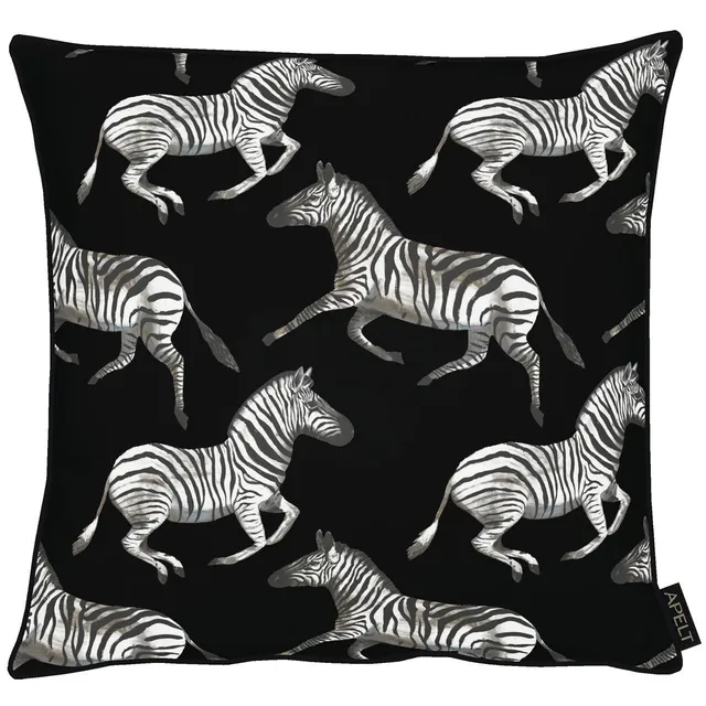 apelt-samuel-kissenbezug-zebra-schwarz-wei-auf-samt image 1