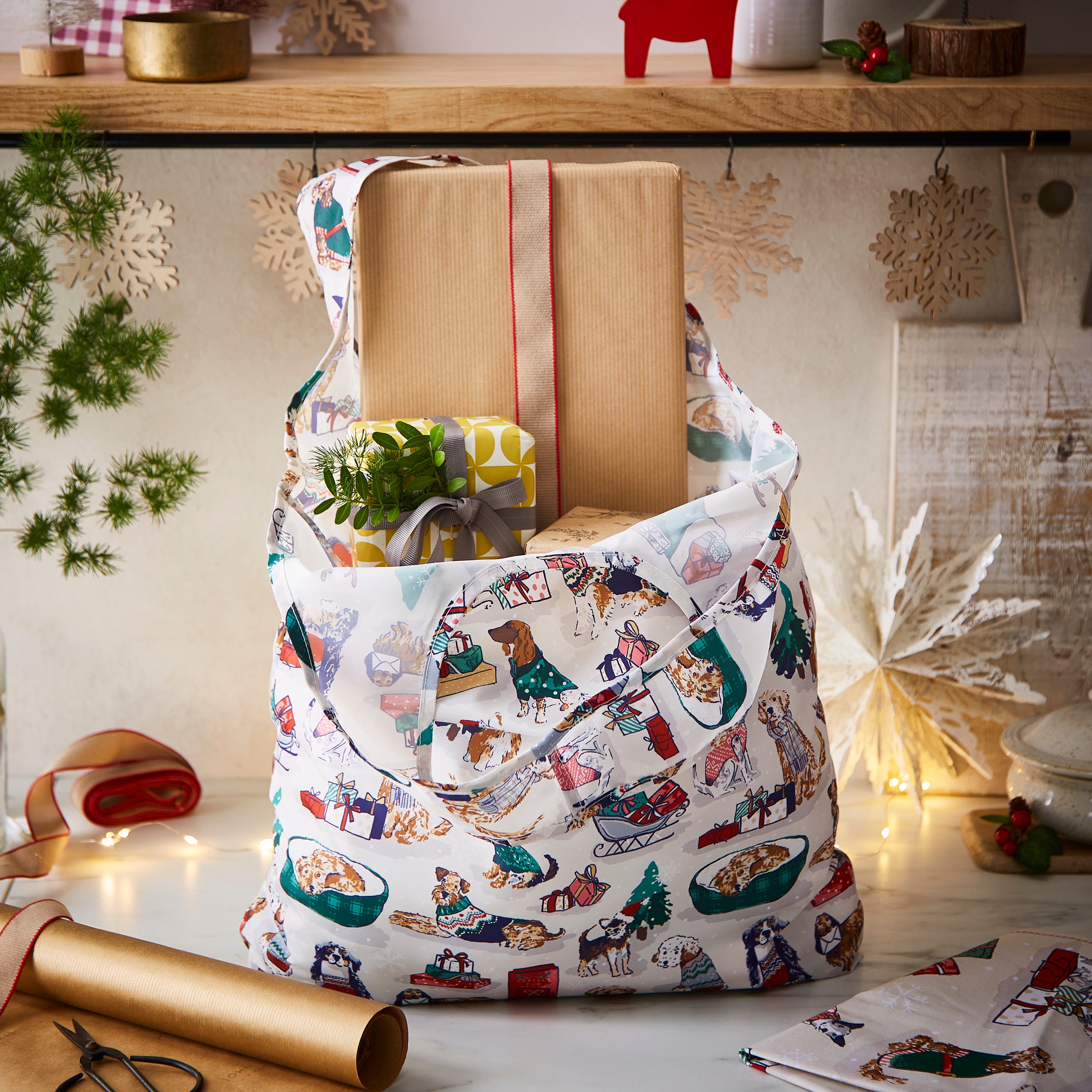 ulster-weavers-merry-mutts-faltbare-tasche-medium-in-natural image 2