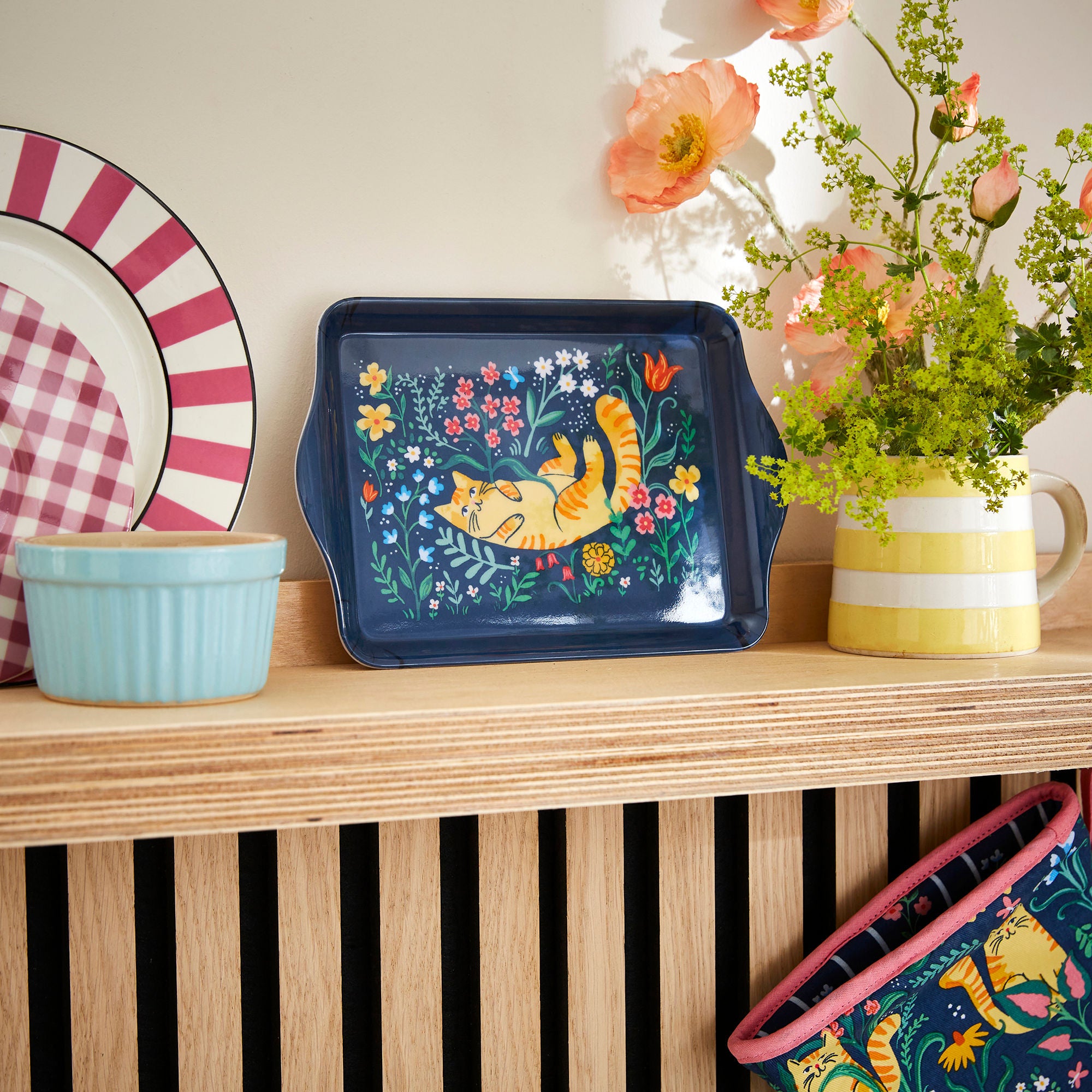 ulster-weavers-marmalade-meadow-streutablett-navy image 2
