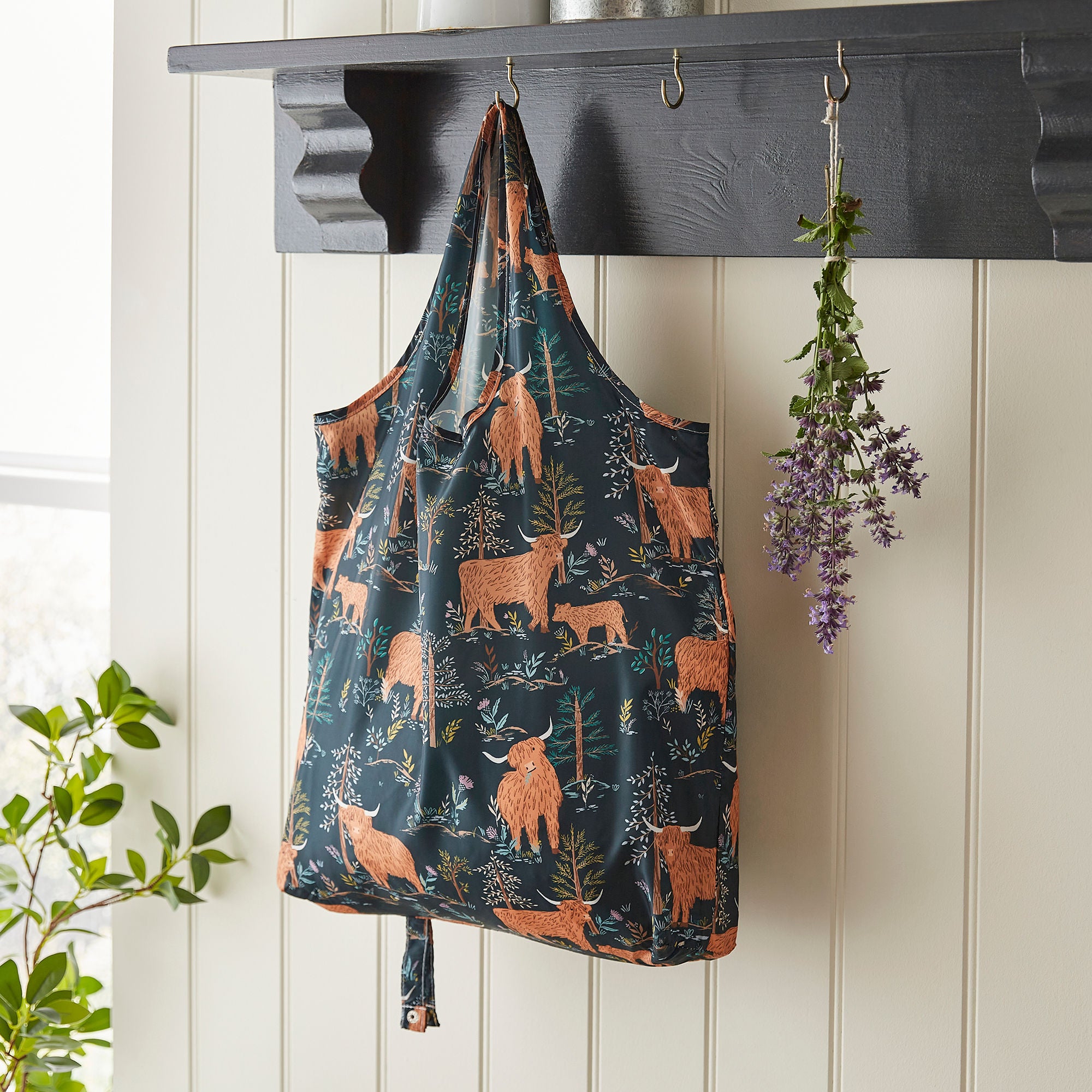 ulster-weavers-connie-the-cow-faltbare-einkaufstasche-medium-in-navy image 2