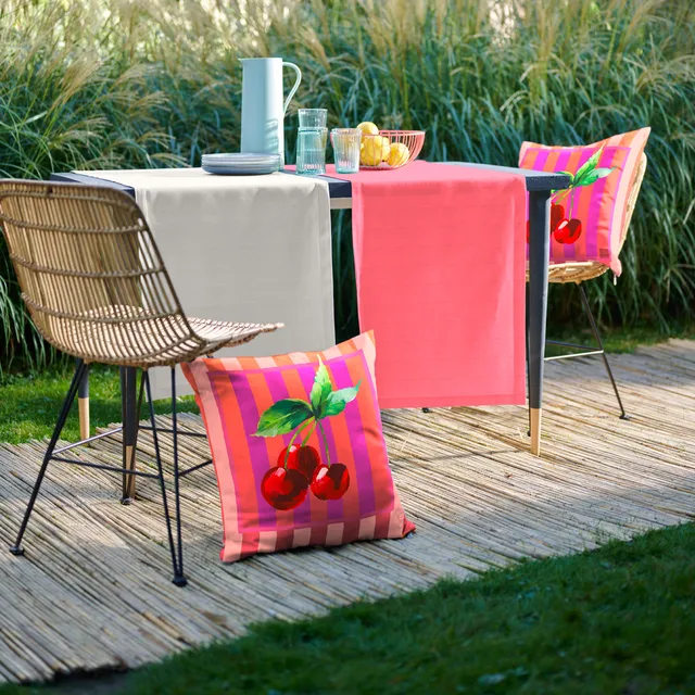 apelt-3813-kissenbezug-sommerkirschen-auf-changierenden-streifen-outdoor-mit-fle image 1