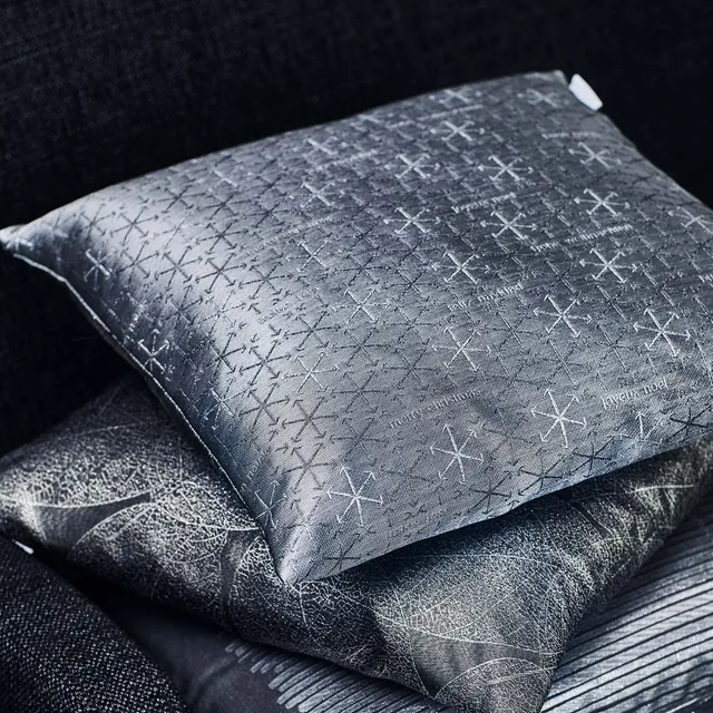 apelt-3008-kissen-jacquard-sternenmotiv-lurex image 1