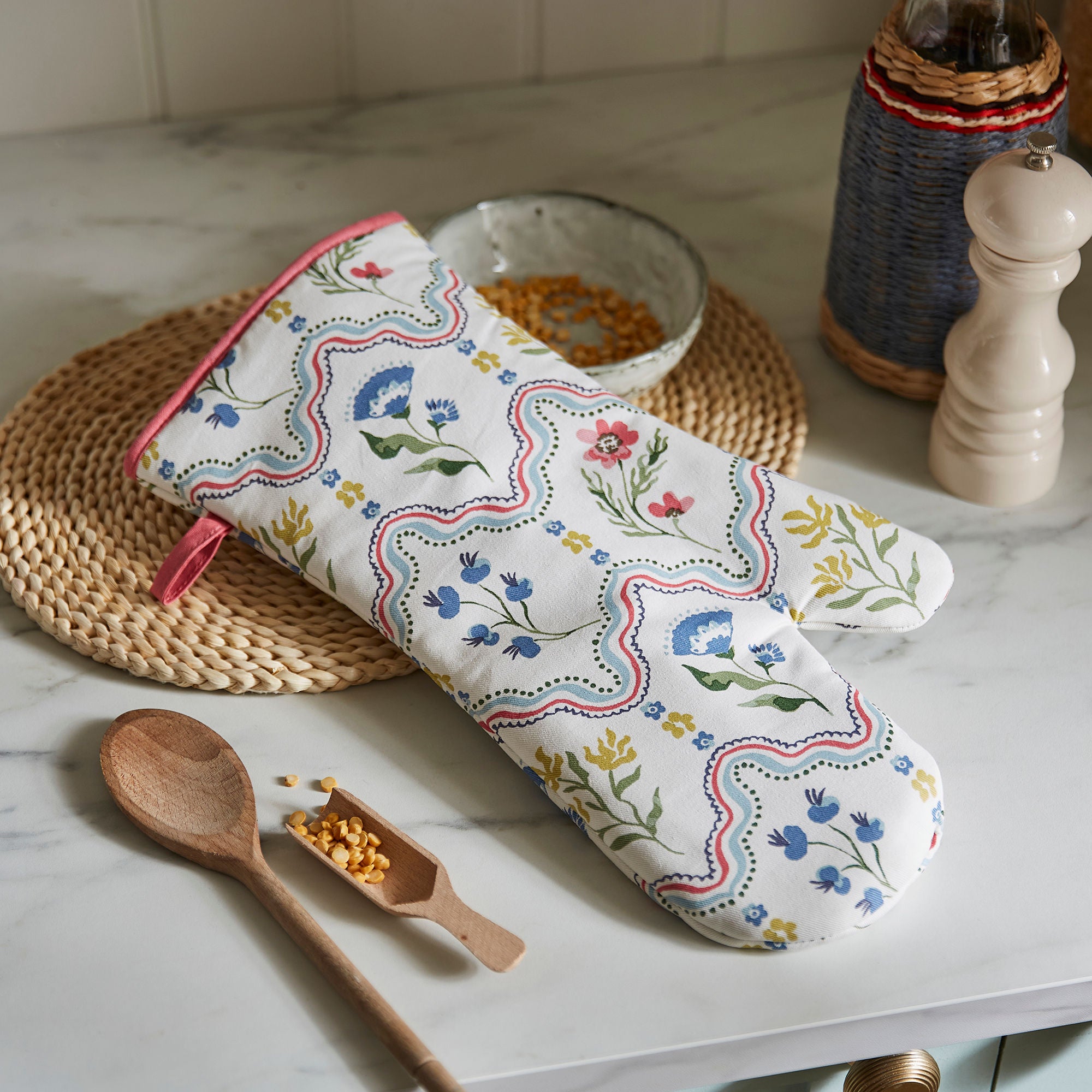 ulster-weavers-boho-floral-stulpen-ofenhandschuh-in-bunt image 2