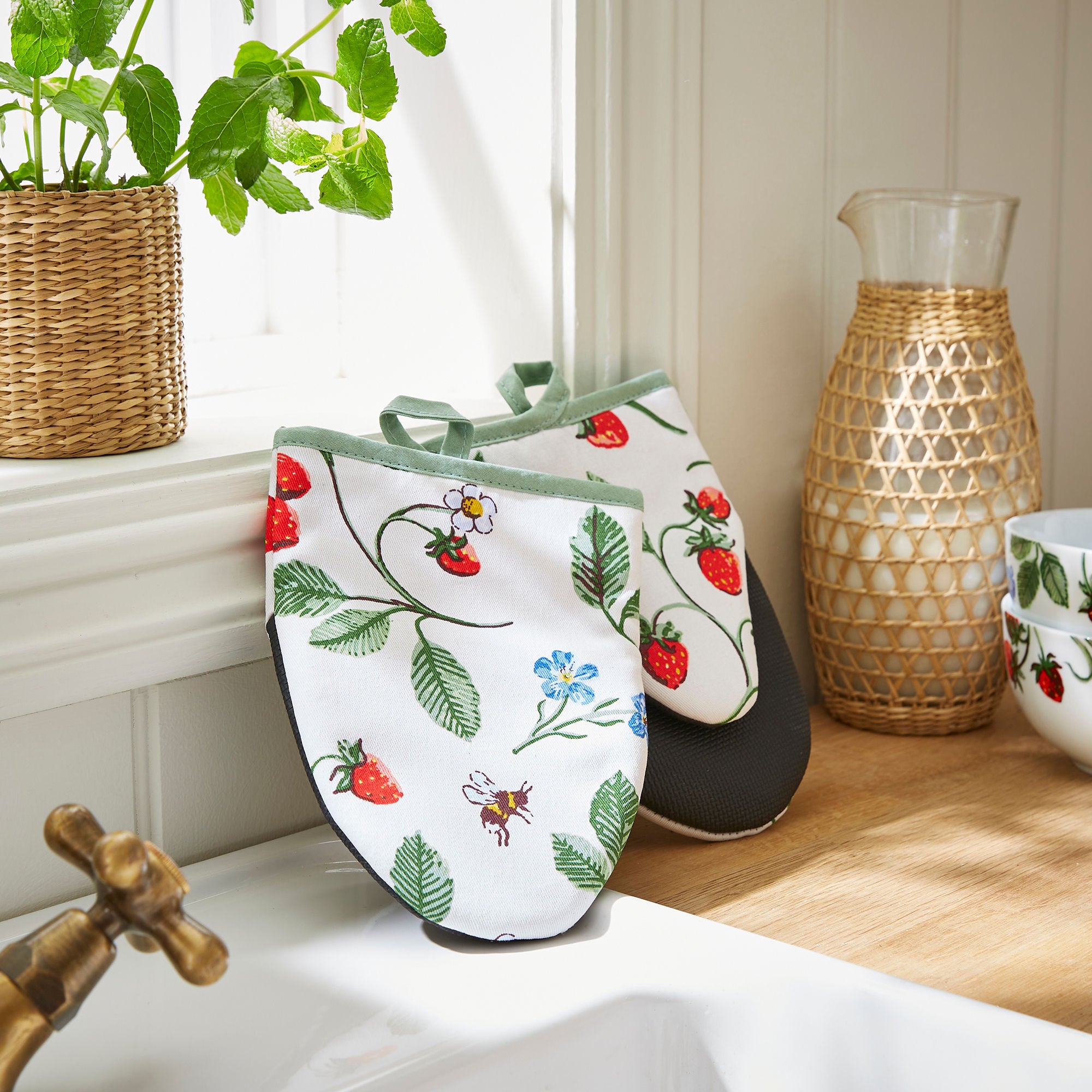 ulster-weavers-strawberry-patch-topfhandschuh-paar-in-gr-n image 2